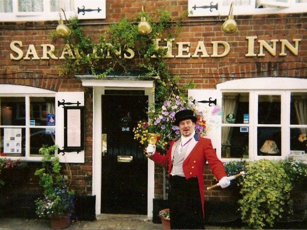 The Saracens Head Inn Амершам Экстерьер фото